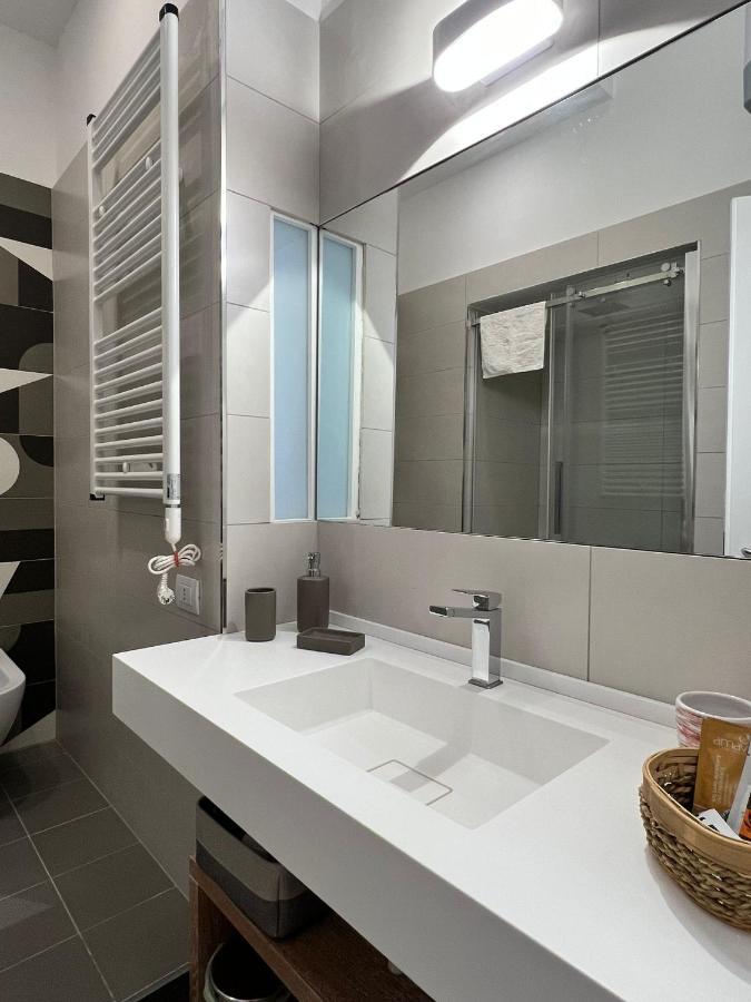 Il Picchio Di Chiaia Hotel เนเปิลส์ ภายนอก รูปภาพ