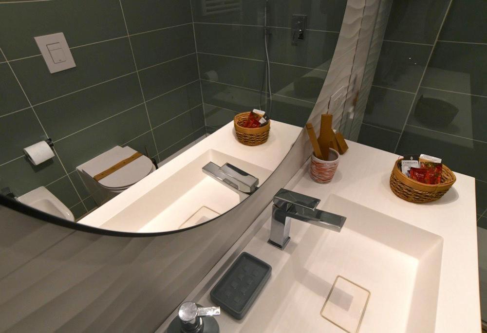 Il Picchio Di Chiaia Hotel เนเปิลส์ ภายนอก รูปภาพ