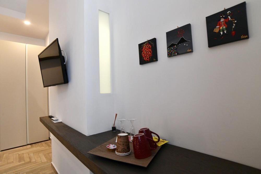 Il Picchio Di Chiaia Hotel เนเปิลส์ ภายนอก รูปภาพ